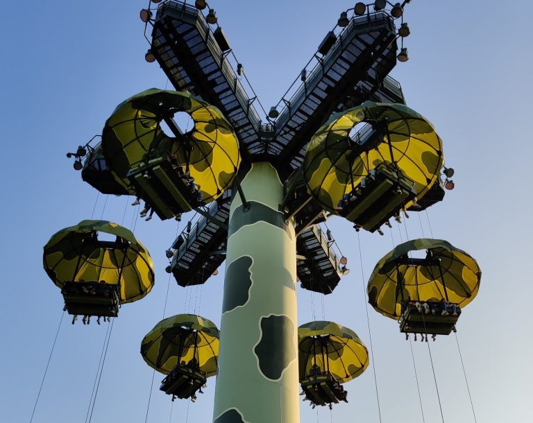 Toy storey parachute drop